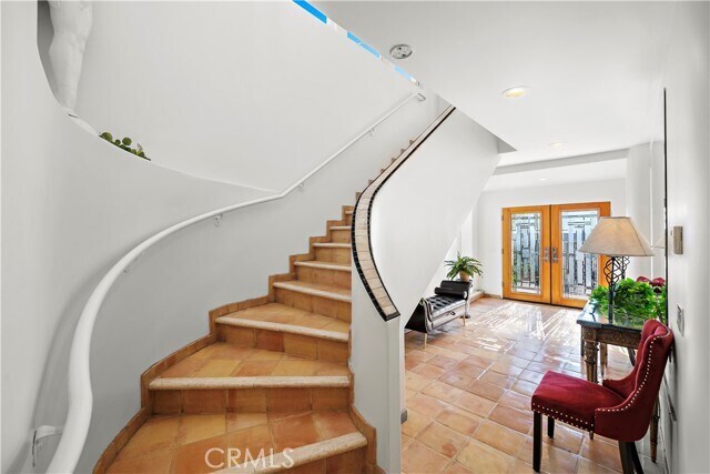 Building Photo - 1050 Skyline Dr