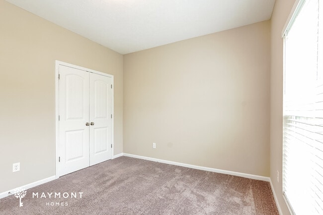 Building Photo - Inviting 3 Bedroom Home