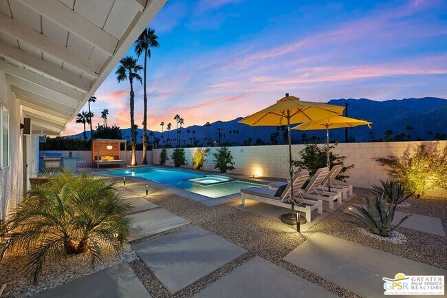Building Photo - 945 N Buttonwillow Cir