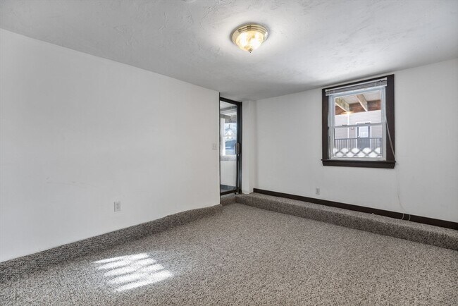 Building Photo - 12 Wright St