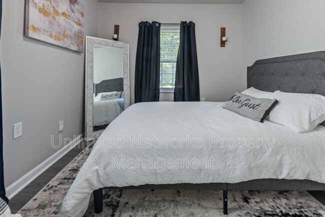 Building Photo - 151 Lawton St SW