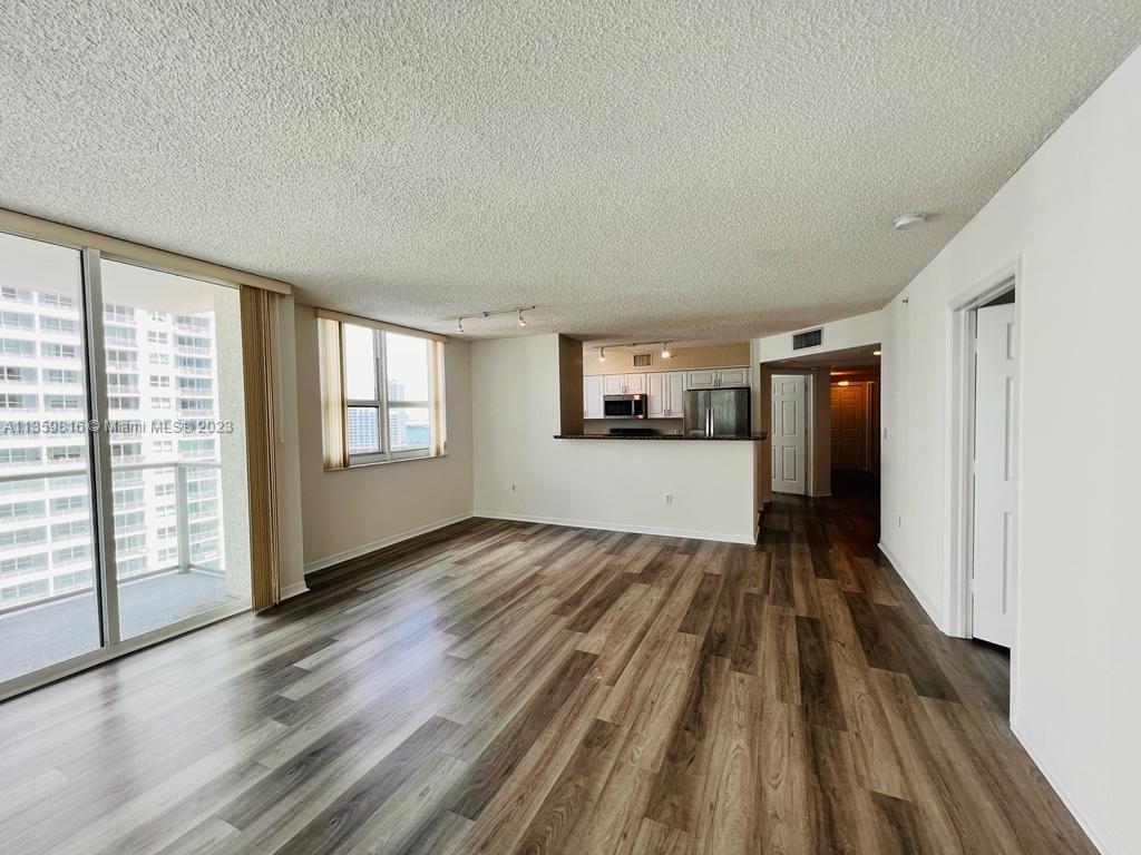 Building Photo - 1155 Brickell Bay Dr
