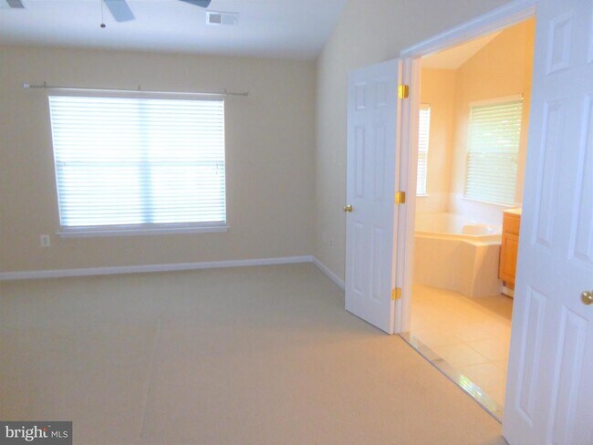 Building Photo - 13438 Fountain Club Dr