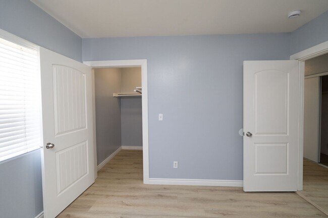 Building Photo - 16030Cent