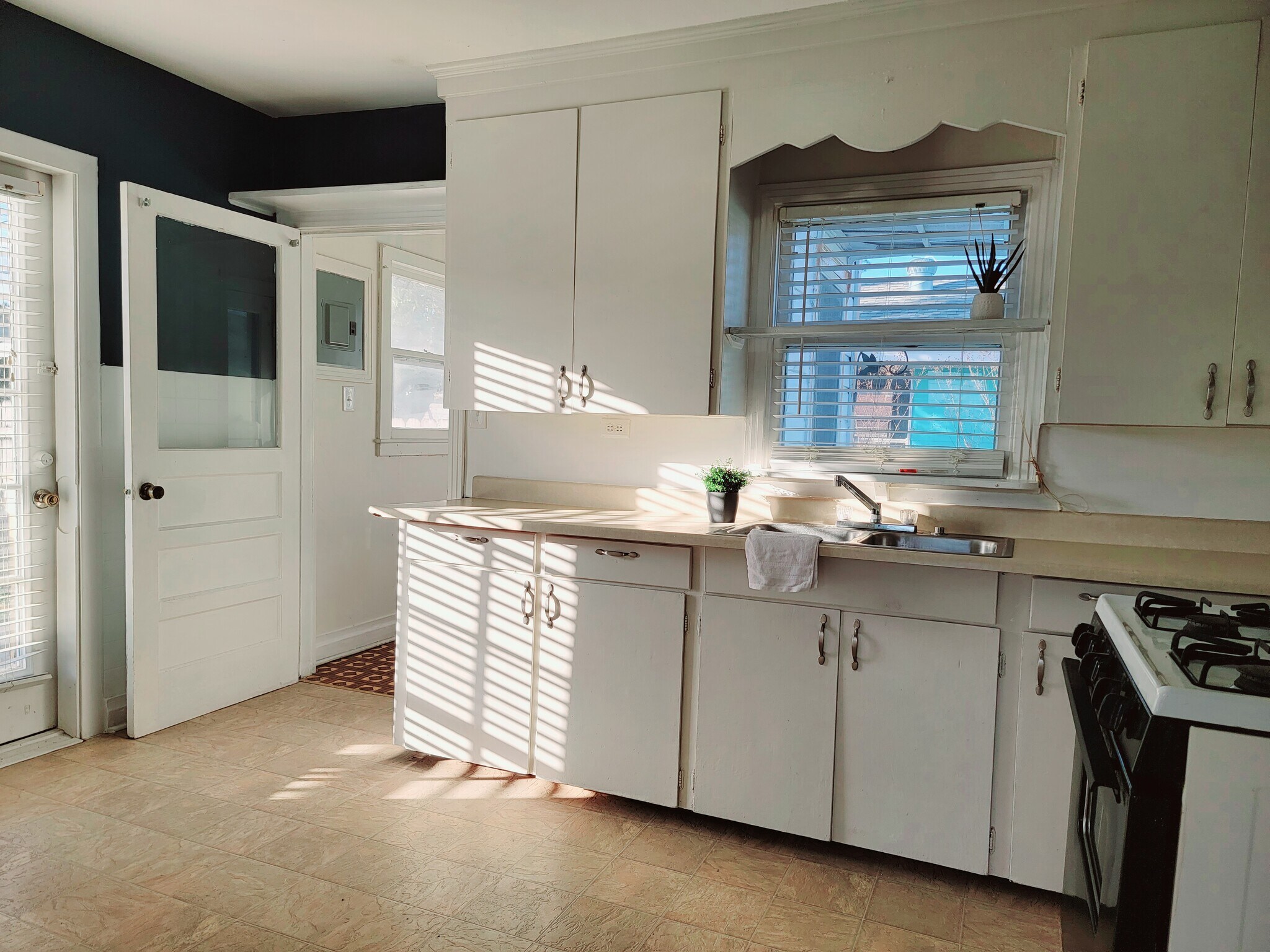 Kitchen - 813 28th St