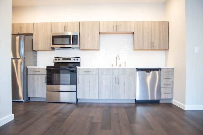 Interior Photo - 510 E White