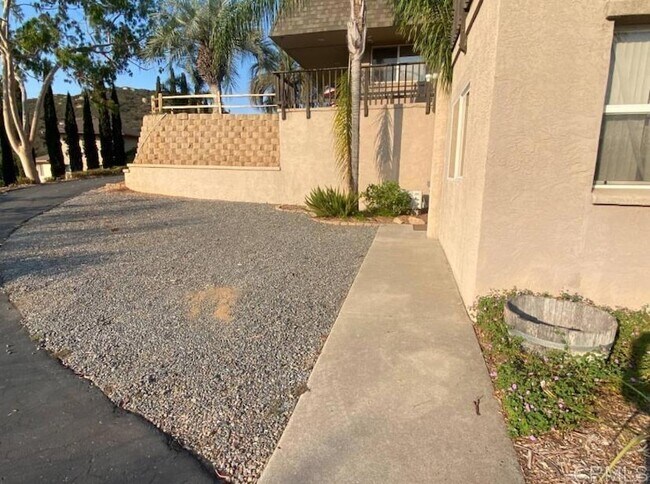 Building Photo - 2426 Suncrest Blvd