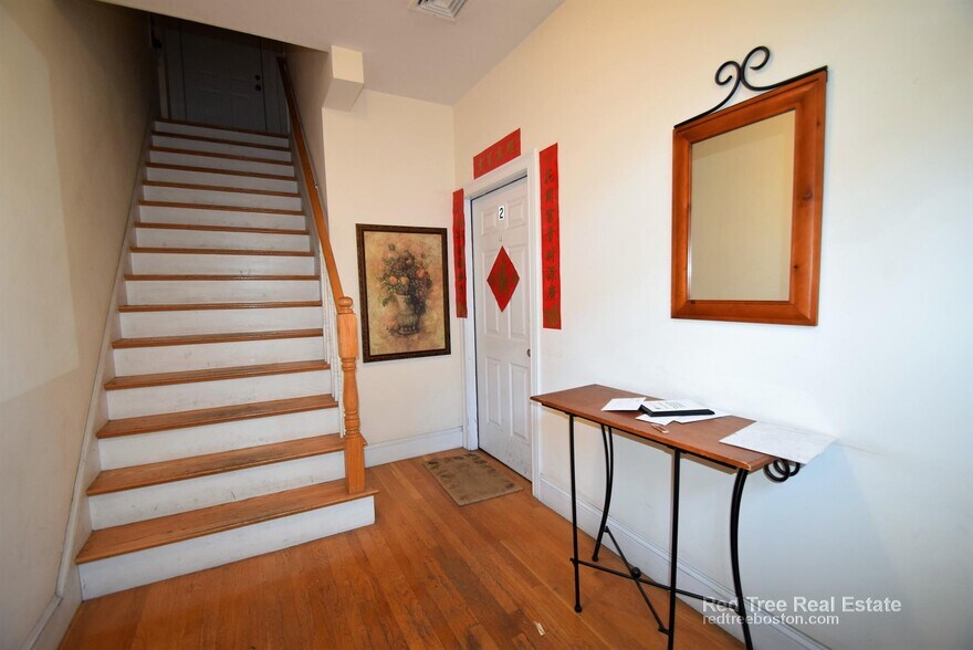 Building Photo - 34 Worthington St