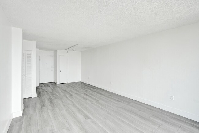 Building Photo - 2841 NE 163rd St