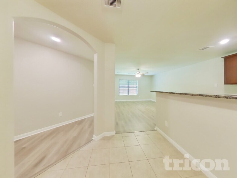 Building Photo - 27016 Leonardo Dr