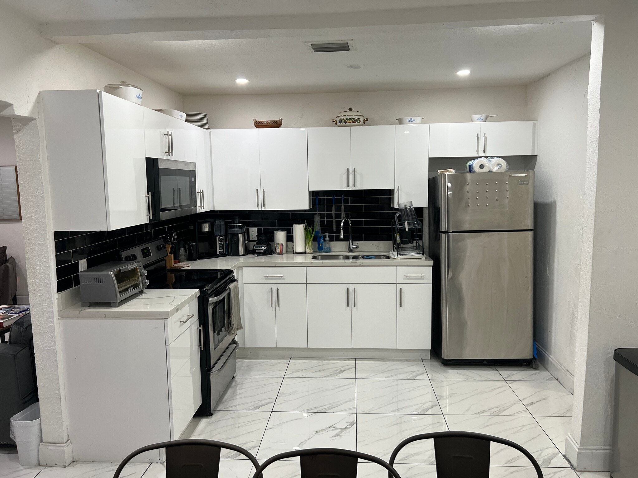 Building Photo - 4200 NW 11th Ct