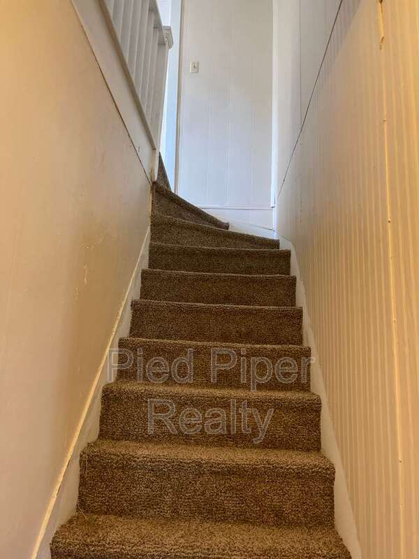 Building Photo - 320 W Clark St