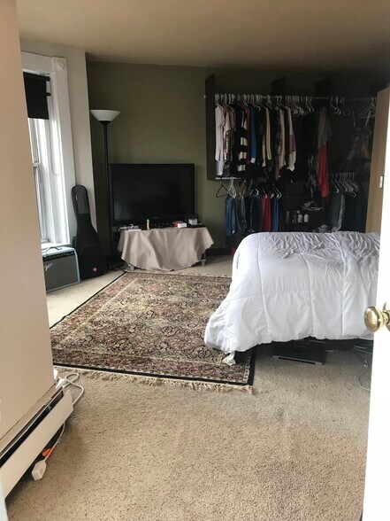 Building Photo - 27 Saint Stephen St