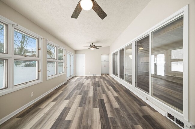 Building Photo - 246 Miller Ave