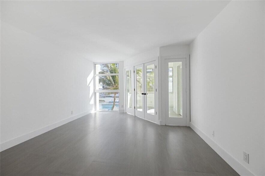 Building Photo - 1360 S Ocean Blvd