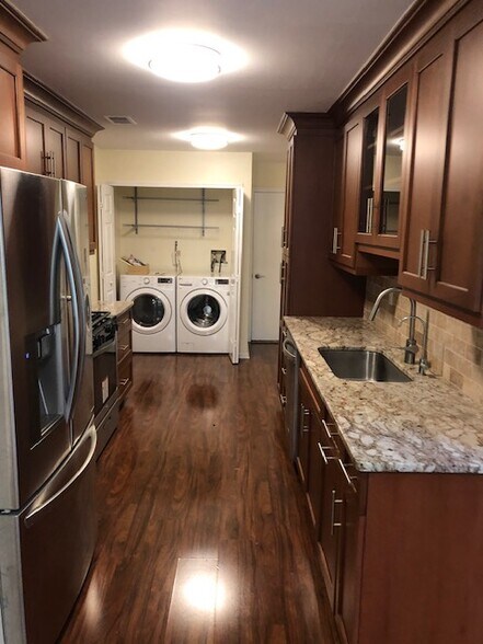 Building Photo - 32B Foxboro Ct