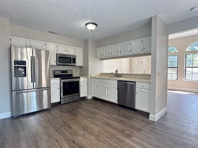 Building Photo - 4052 N Abington Ct