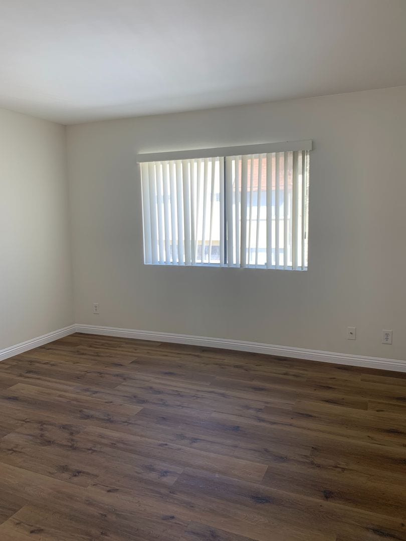 Building Photo - 1116 Elm Ave