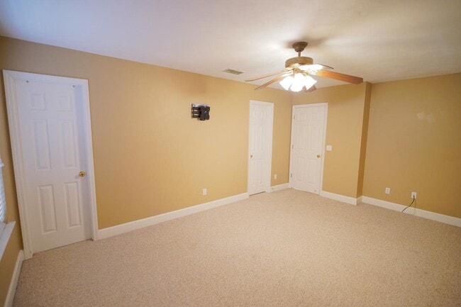 Building Photo - 2029 Ascot Way