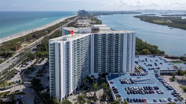 Building Photo - 100 Bayview Dr