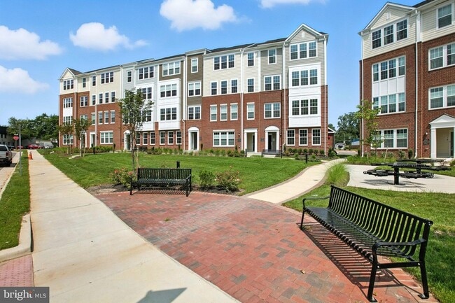 Building Photo - 10834 Cedar Ave