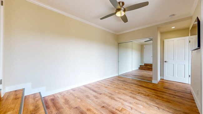 Building Photo - 1600 Sylvaner Ave