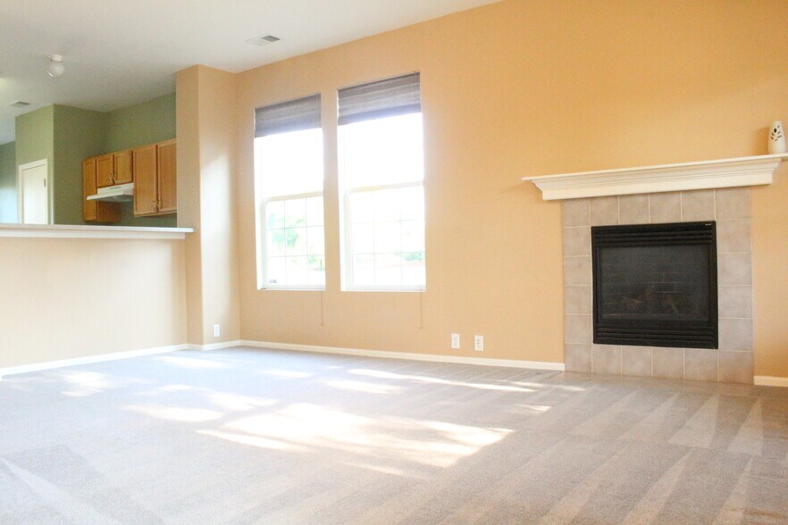 Building Photo - 3425 East 123rd Drive