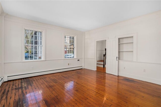 Building Photo - 14 Elm St