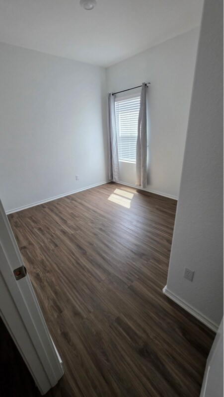 Building Photo - 311 Sunfish Ln