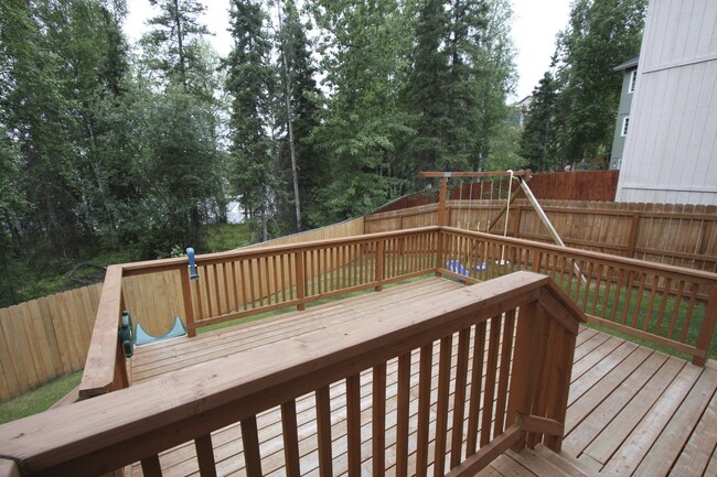 Building Photo - 3 Bedroom Eagle River Home w/ a Fenced Yard!