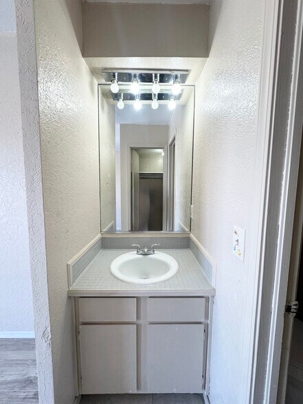 Building Photo - 401 NE 115th St