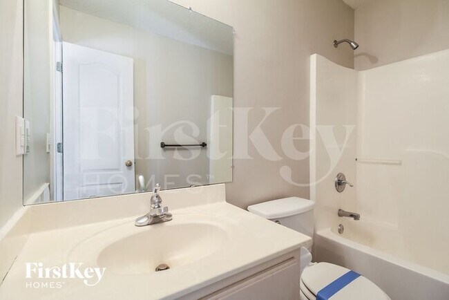 Building Photo - 11031 N McKinley Ave