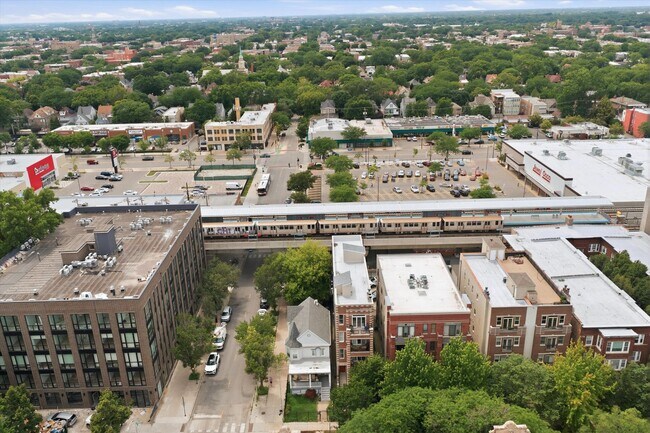 Building Photo - 5302 N Winthrop Ave