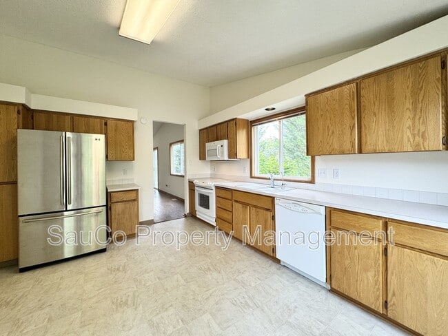 Building Photo - 1935 SE 75th Ct