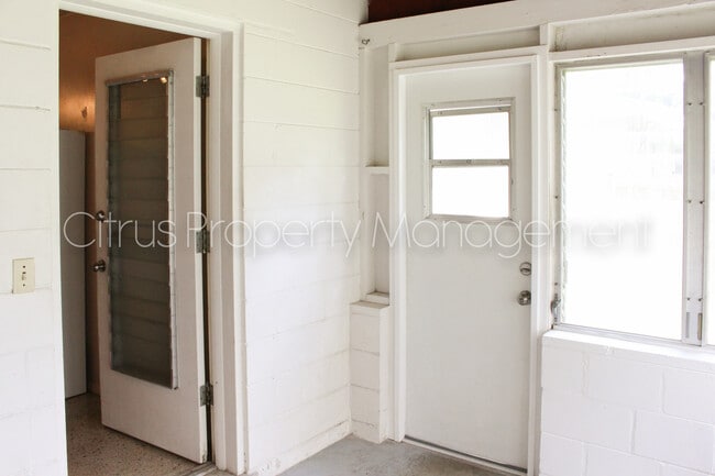 Building Photo - Two Bedroom Duplex