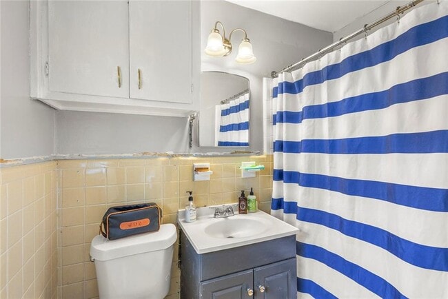 Building Photo - 2205 Plantation Dr