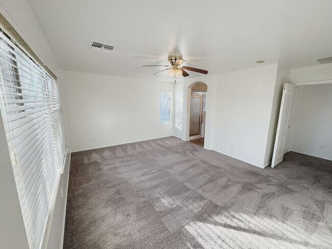 Building Photo - 4 BED, 2.5 BATH HOME IN CIRCLE CROSS RANCH SAN TAN VALLEY, AZ