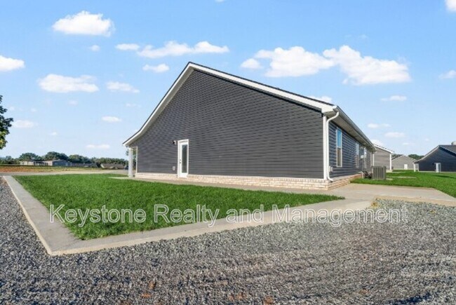 Building Photo - 602 Dahila Way