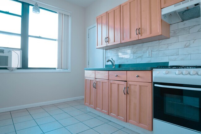 Building Photo - 4000 Bergenline Ave