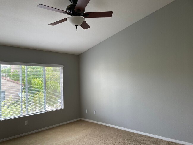 Building Photo - Beautiful 4 Bdrm, 2.5 Ba, Two story 1,912 ...