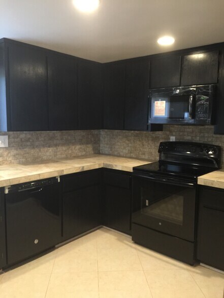 Building Photo - 1350 Torrance Blvd