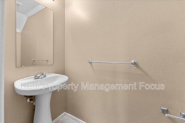 Building Photo - 12825 Kiltartan Dr