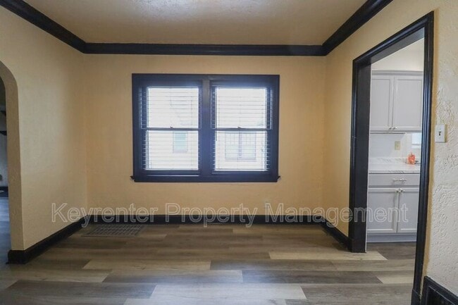 Building Photo - 2423 N Boston Ave