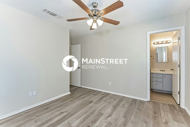 Building Photo - 3 Bedroom Pet-Friendly Home in Tucson, AZ with Main Street Renewal