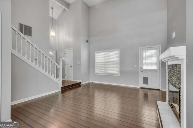 Building Photo - 258 Dennis Dr
