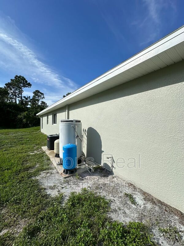 Building Photo - 4793 Jordan Ave S