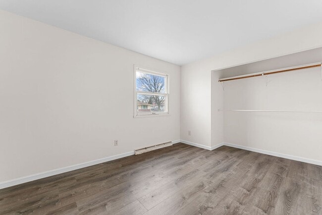 Building Photo - VIDEOTOUR: Delightful home w/Garage and Large Yard. PETS WELCOME