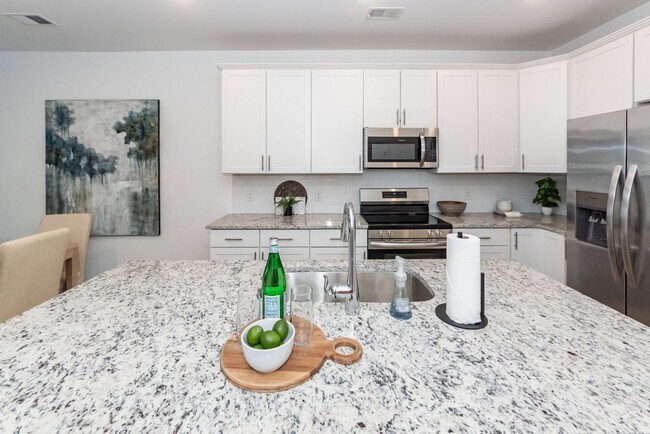 Building Photo - 3 Bedroom, 2.5 Bathroom Townhome in Twin Rivers - Wando