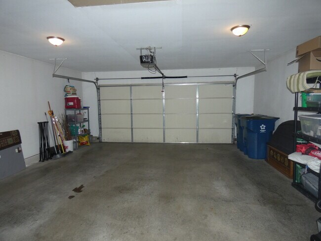 Building Photo - 655 N Edgemere Dr
