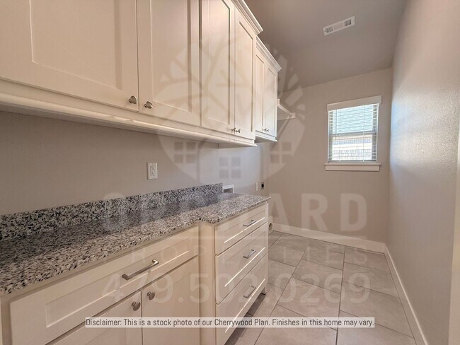 Building Photo - Siloam Springs- Single-Family Home- Stunning Cherrywood Plan